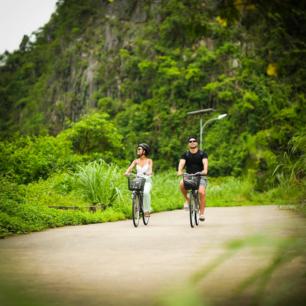 Explore local life in Viet Hai Village